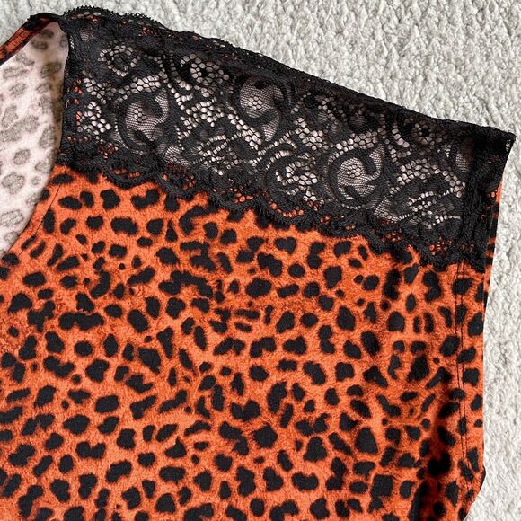 Torrid Super Soft Knit Blouse Women Size 1X Orange Animal Print Shoulder Lace - Picture 5 of 11